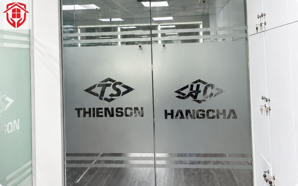 Decal mờ dán kính cắt logo
