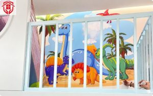 Dán tranh 3D in họa tiết khủng long cho bé