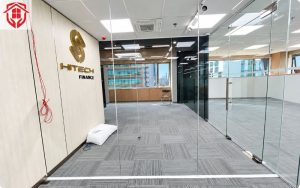 Hình ảnh vách kính chưa được dán decal