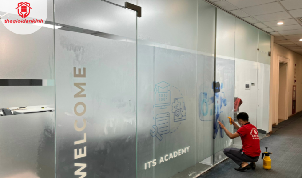 decal dán kính mờ in hoạ tiết