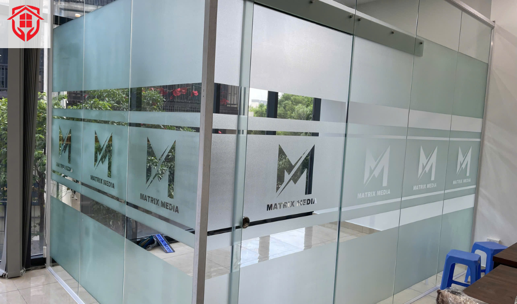 thi công decal dán kính mờ
