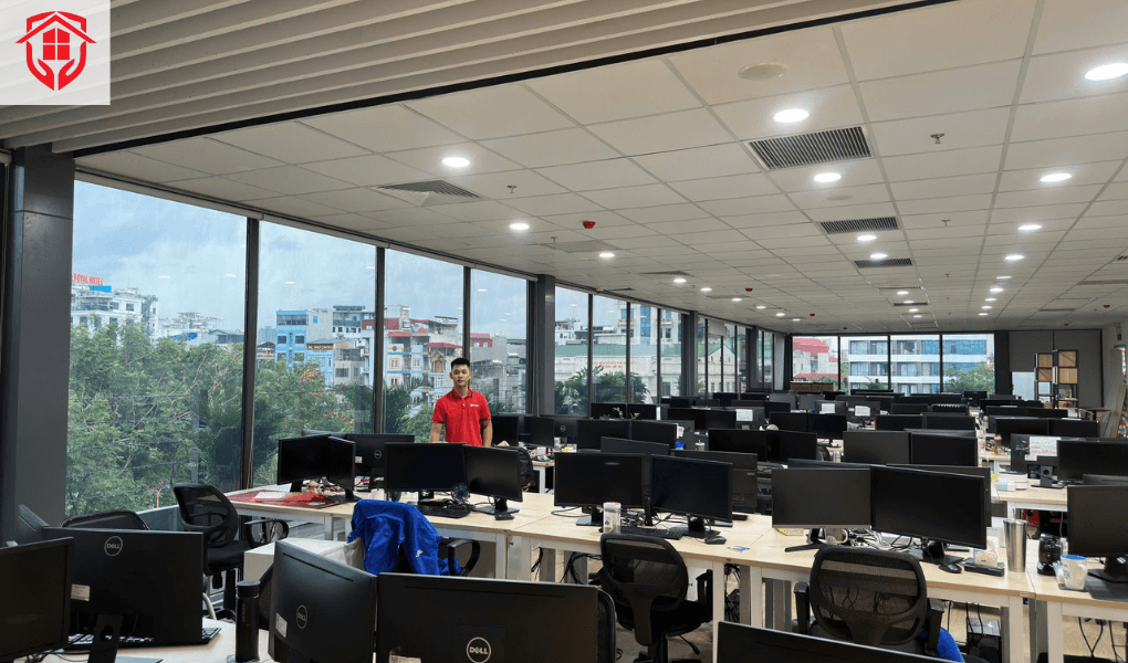 thi công phim cách nhiệt dán kính văn phòng