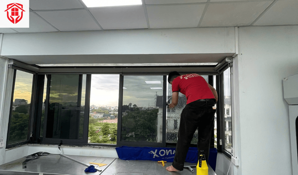 dán kính cách nhiệt văn phòng