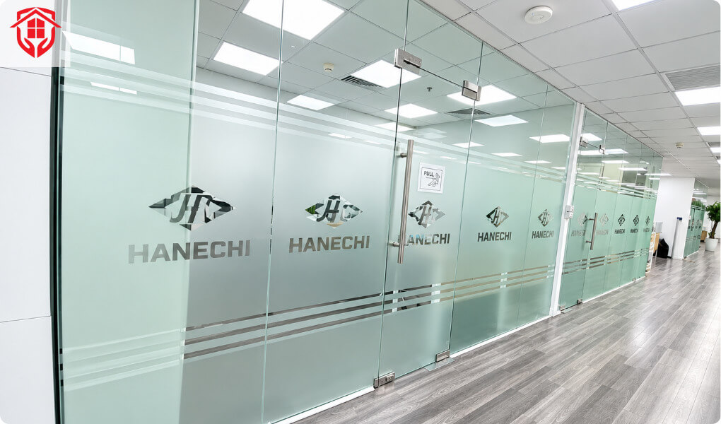 Decal mờ dán kính cắt CNC