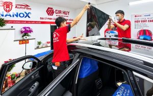 Thi công dán phim cách nhiệt ô tô